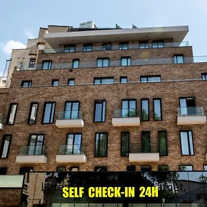 https://cm111apparthotel.bucharesthotelsnow.com