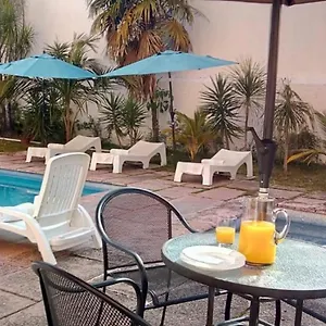https://ikaro-suites.quintano-roohotels.com